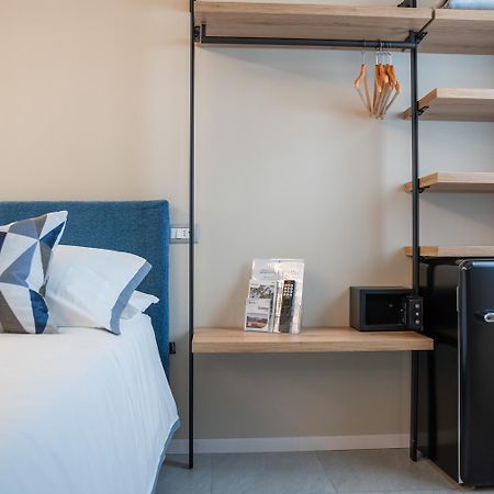 Es Rooms And Apartments Torbole Sul Garda Bagian luar foto