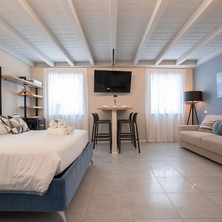 Es Rooms And Apartments Torbole Sul Garda Bagian luar foto