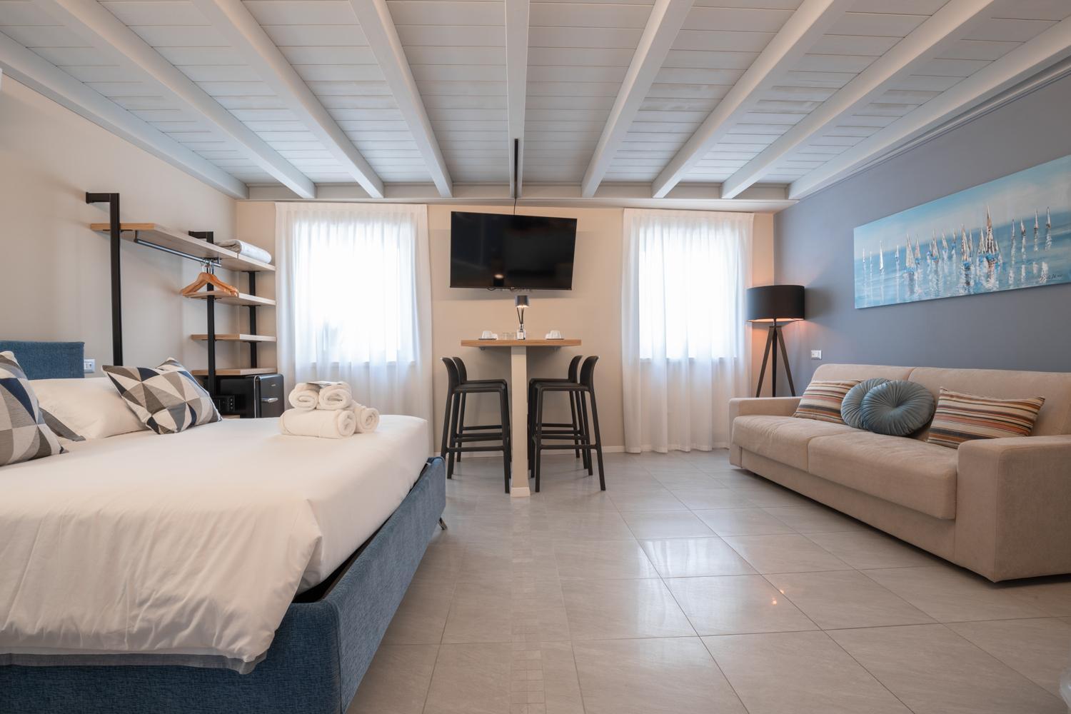 Es Rooms And Apartments Torbole Sul Garda Bagian luar foto