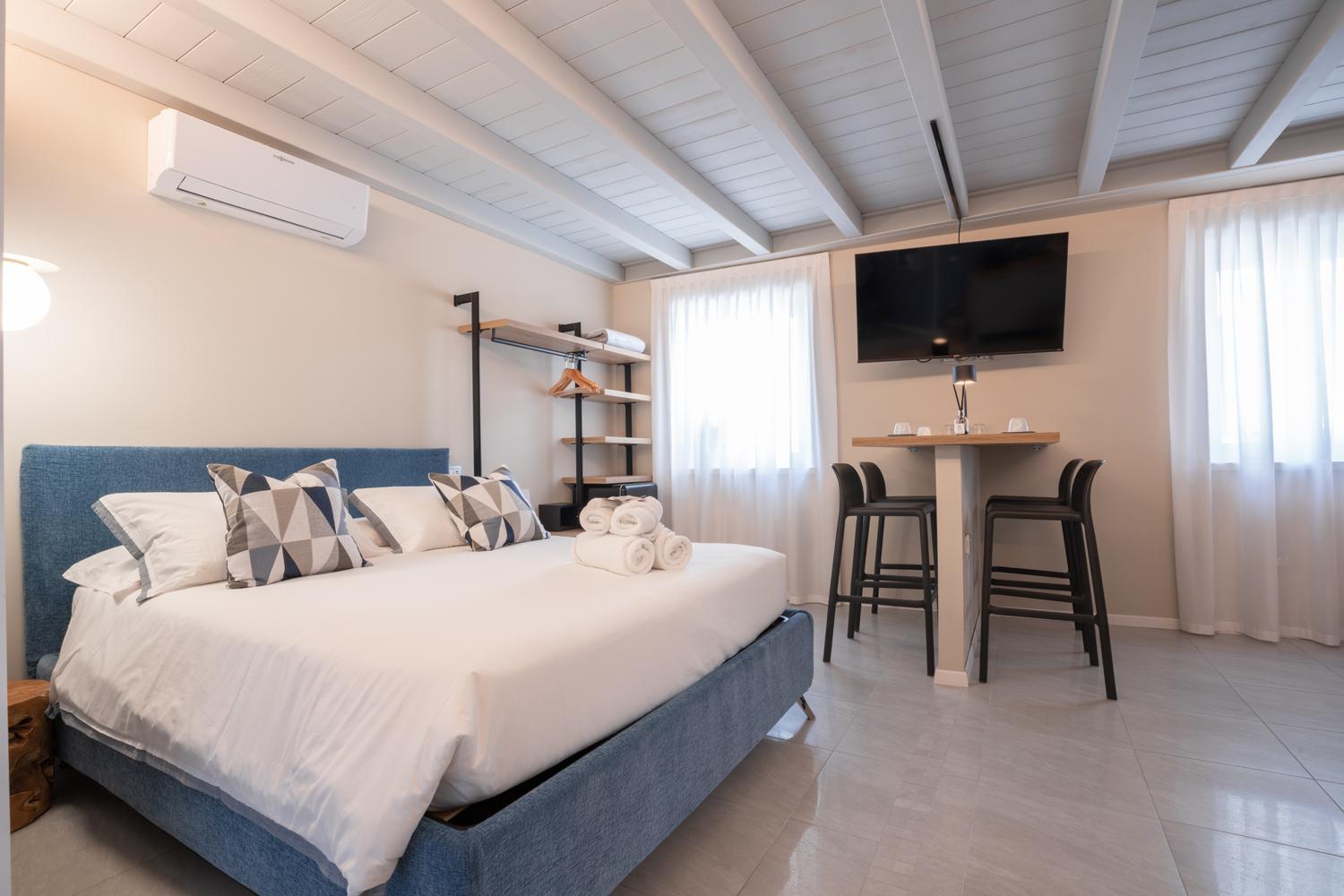 Es Rooms And Apartments Torbole Sul Garda Bagian luar foto