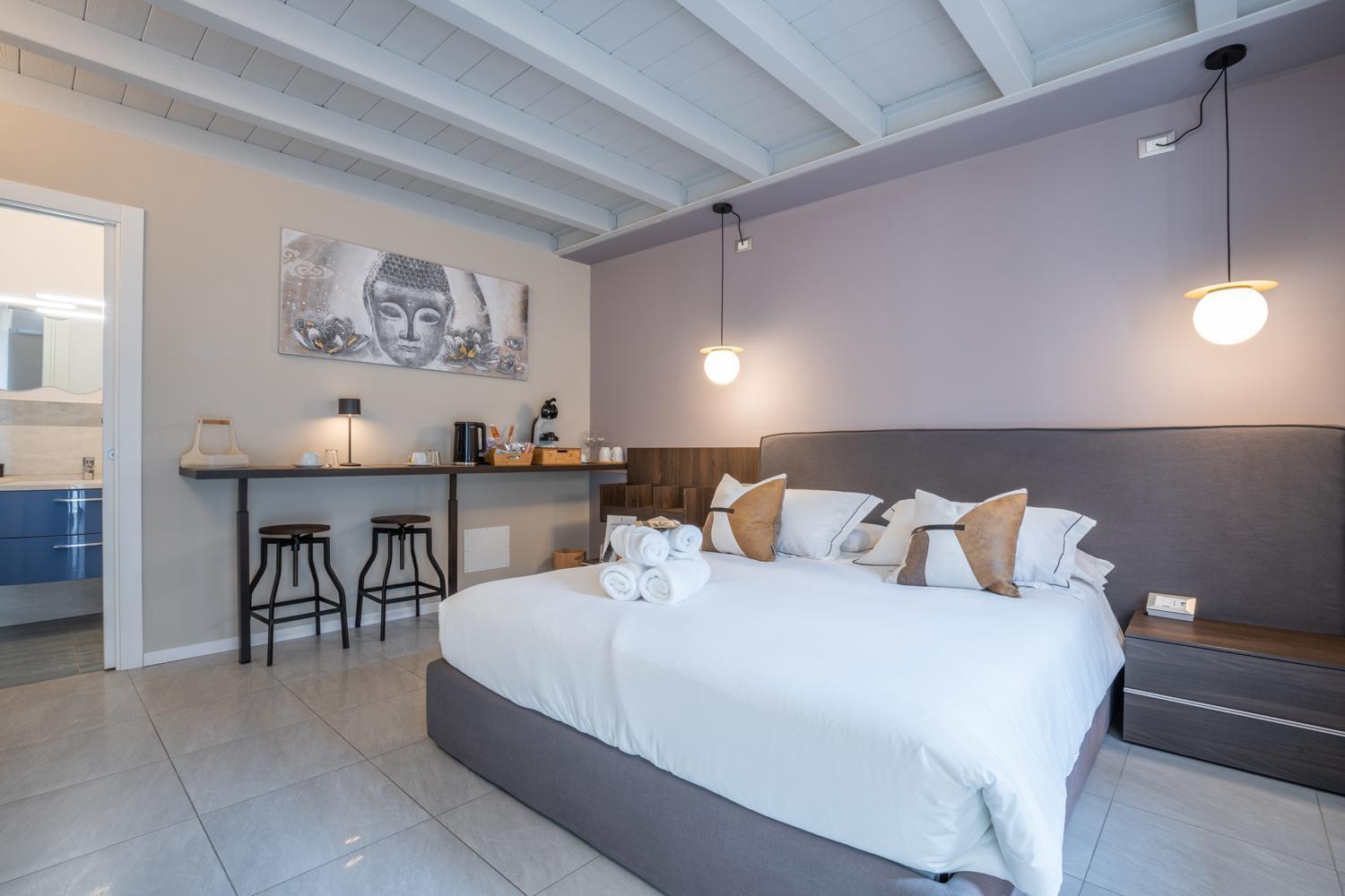 Es Rooms And Apartments Torbole Sul Garda Bagian luar foto